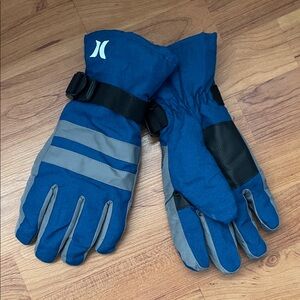 Hurley gloves - like new
